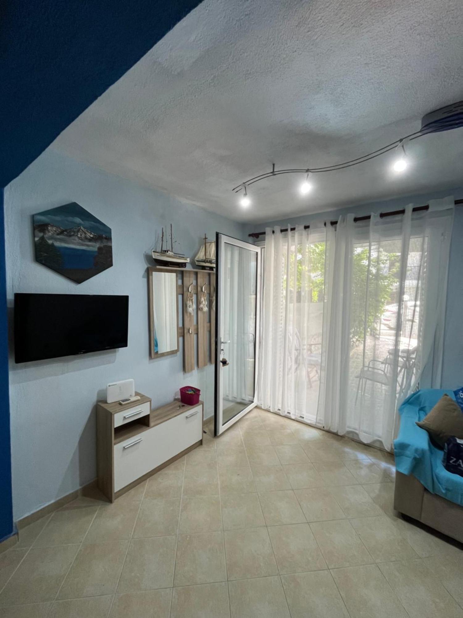 הוילה פוליכרונו Andres House מראה חיצוני תמונה